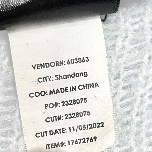 Hot Topic Black White Heart Eyes Skulls Crop Fuzzy Cardigan Sweater Women’s XL - Picture 10 of 11